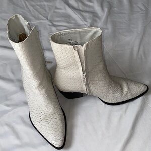 Elegant White Textured Ankle Boots